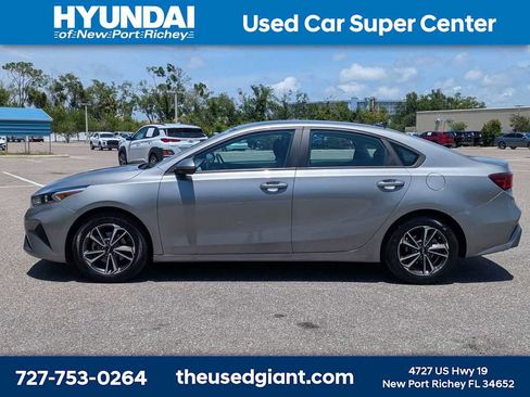 Used 2024 Kia Forte LXS FWD image 2