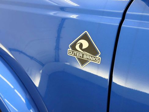 Used 2024 Ford Bronco Outer Banks image 11