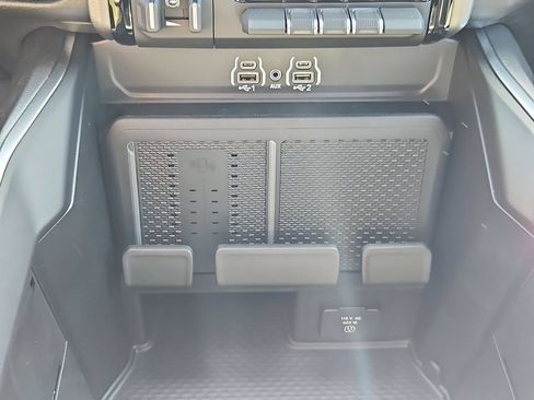 New 2026 RAM 1500 4x4 Crew Cab image 26