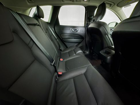 Used 2025 Volvo XC60 B5 Plus image 26