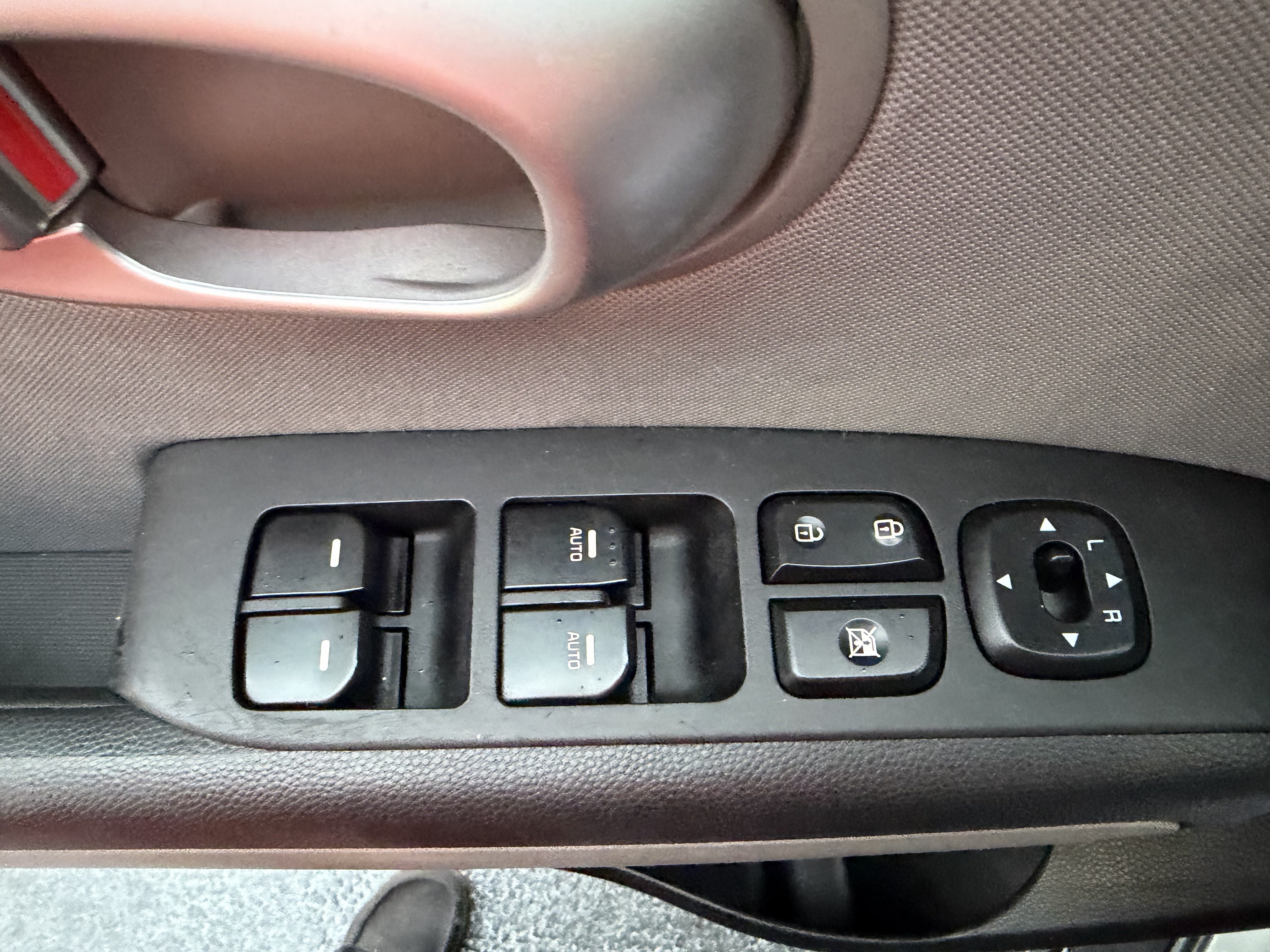 Used 2016 Kia Soul + FWD image 9
