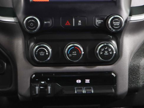 Used 2022 RAM 2500 Big Horn w/ Cold Weather Group image 20