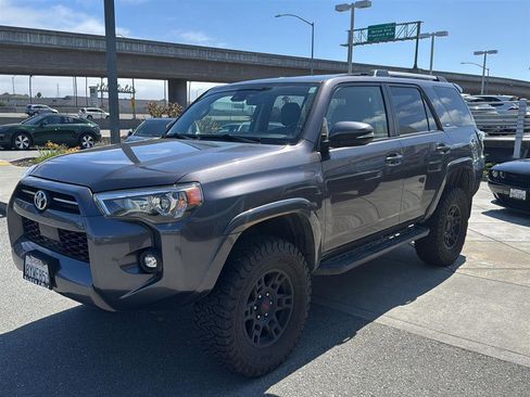 Used 2022 Toyota 4Runner SR5 Premium w/ Moonroof Package AWD/4WD image 1