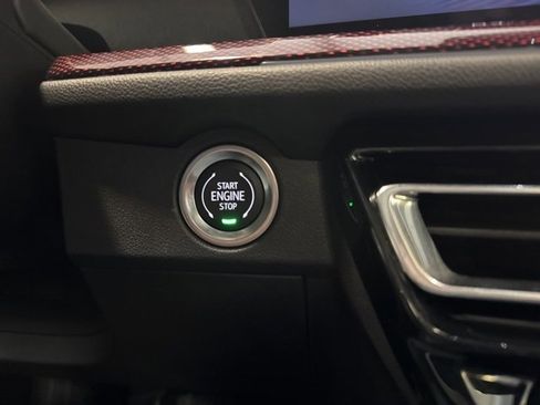 Used 2025 Chevrolet Traverse Z71 image 25