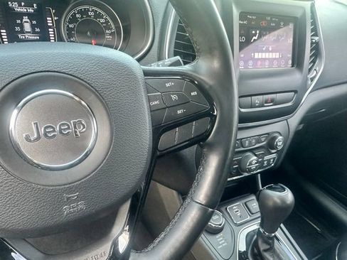 Used 2020 Jeep Cherokee Latitude Plus AWD/4WD image 30