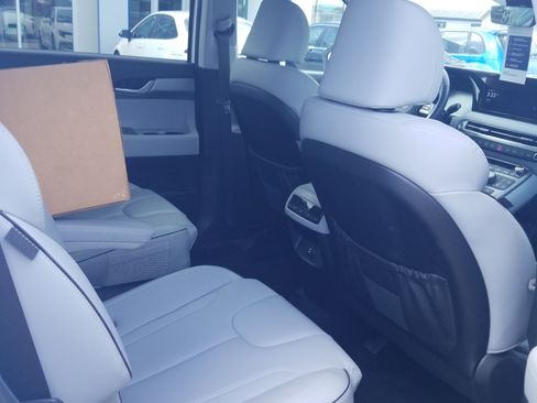 Used 2025 Hyundai Palisade SEL FWD image 14
