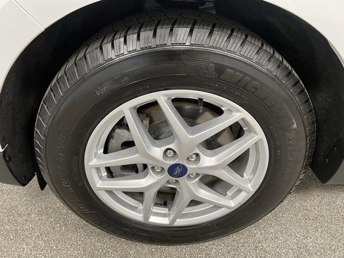 Used 2024 Ford Edge SEL image 18