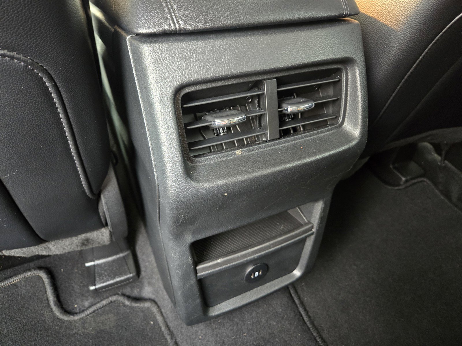 Used 2023 Ford Edge SEL AWD/4WD image 12