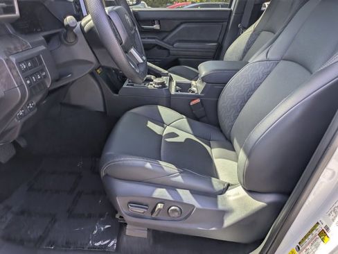 Used 2024 Toyota Tacoma Limited w/ Limited Package (LT) image 16