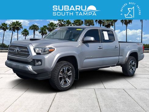 Used 2017 Toyota Tacoma TRD Sport w/ Tow Package RWD image 1