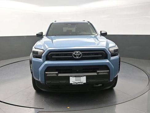 Used 2025 Toyota 4Runner SR5 AWD/4WD image 4