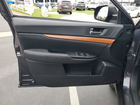 Used 2013 Subaru Outback 3.6R Limited image 21