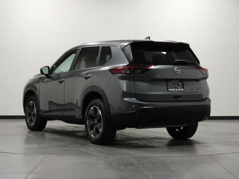 Used 2024 Nissan Rogue SV AWD/4WD image 6