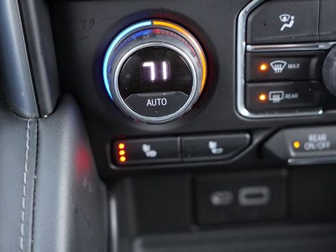 Certified 2022 Chevrolet Suburban Z71 image 31