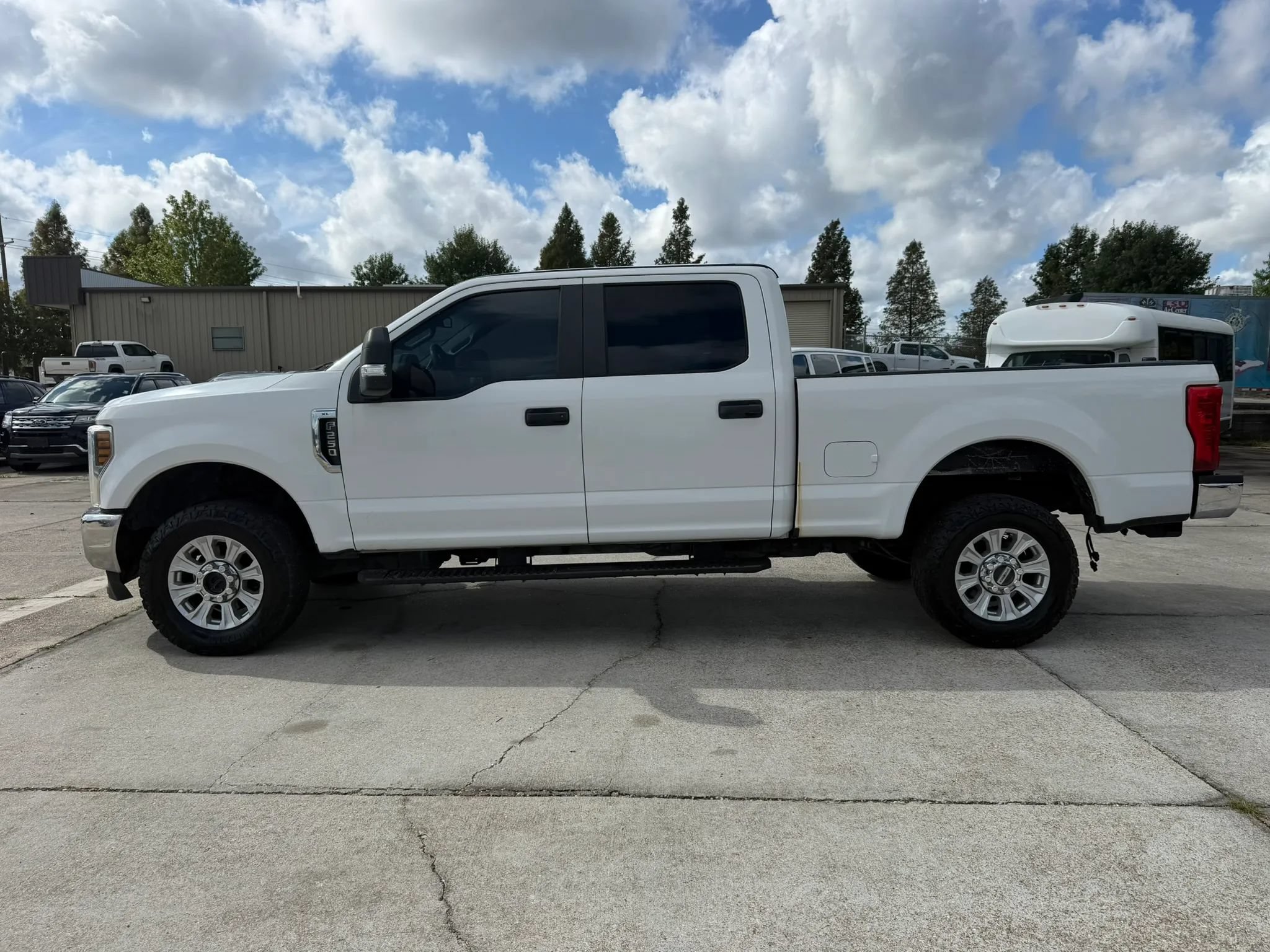 Used 2019 Ford F250 XL w/ Power Equipment Group AWD/4WD image 2