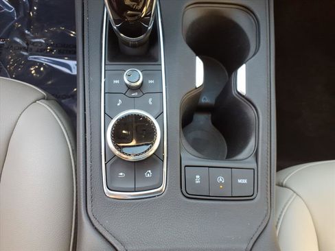 Certified 2023 Cadillac XT4 Luxury w/ Cold Weather Package image 28