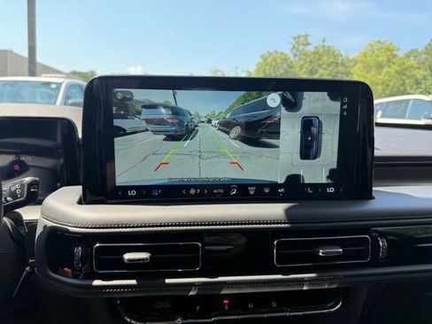 New 2025 Lincoln Aviator Reserve w/ Luxury Package image 10