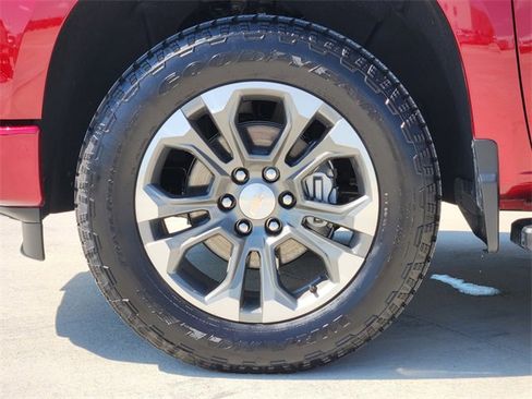 Certified 2025 Chevrolet Silverado 1500 High Country w/ Technology Package image 11