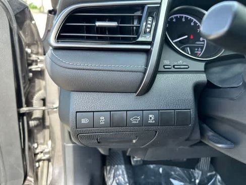 Used 2023 Toyota Camry SE FWD image 15