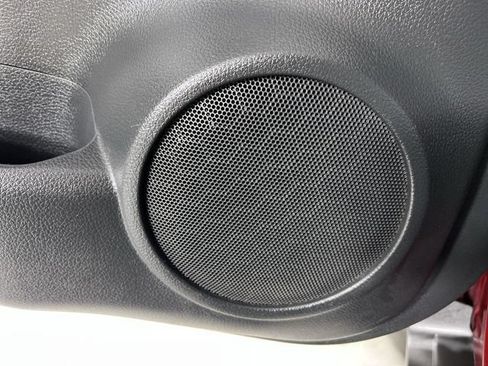 Used 2020 Nissan Rogue SV FWD image 23