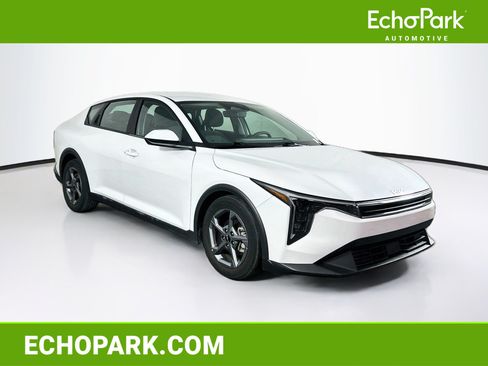 Used 2025 Kia K4 FWD image 1