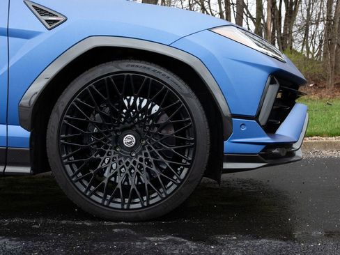 Used 2023 Lamborghini Urus Performante image 21