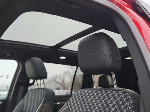 Certified 2024 GMC Acadia Denali image 19