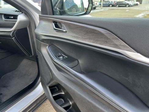 Used 2024 Jeep Grand Cherokee L Limited w/ Luxury Tech Group II image 40