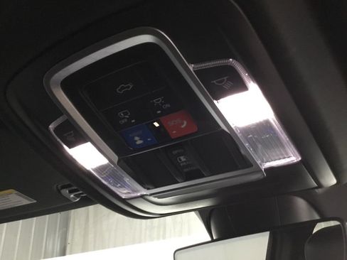Used 2022 RAM 1500 Limited AWD/4WD image 35