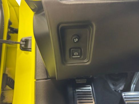 Used 2020 Chevrolet Corvette Stingray Premium Conv w/ 3LT Preferred Equipment Group image 7