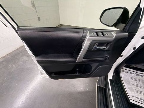 Used 2016 Toyota 4Runner SR5 RWD image 20