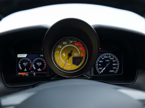 Certified 2022 Ferrari F8 Tributo RWD image 37