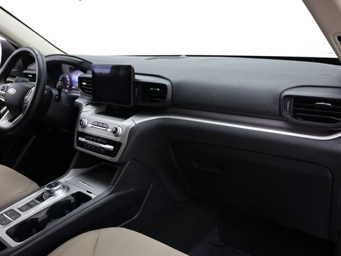Used 2020 Ford Explorer XLT RWD image 40