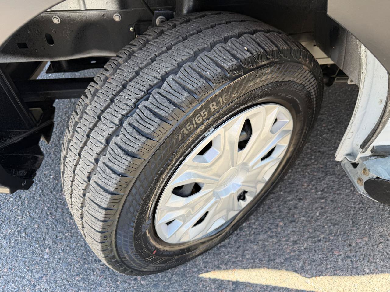 Used 2025 Ford Transit 250 Low Roof w/ Exterior Upgrade Package RWD image 36