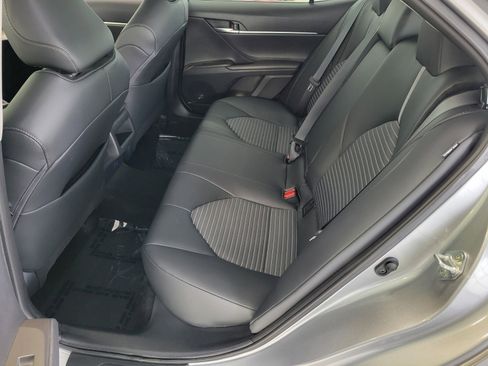 Used 2023 Toyota Camry SE image 11