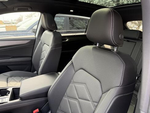 New 2026 Volkswagen Atlas Cross Sport SE AWD/4WD image 12