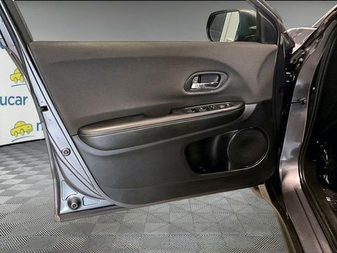 Used 2019 Honda HR-V LX image 10