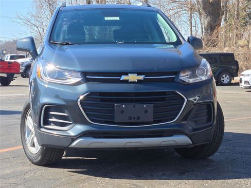 Used 2021 Chevrolet Trax LT w/ Driver Confidence Package image 3