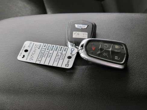 Used 2019 Cadillac XT5 Luxury w/ LPO, Black Ice Package image 27