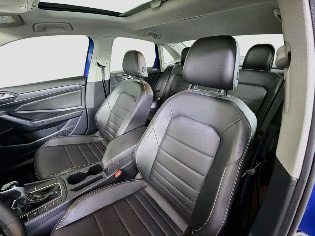 Used 2024 Volkswagen Jetta SE FWD image 13