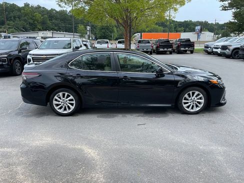 Used 2022 Toyota Camry LE FWD image 8