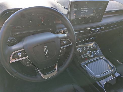 Used 2022 Lincoln Nautilus Reserve image 15