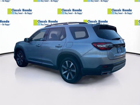 Certified 2024 Honda Pilot Touring image 5