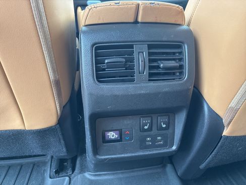 Used 2023 Nissan Rogue Platinum w/ Platinum Premium Package image 17