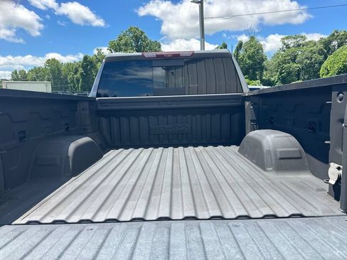 Used 2022 Chevrolet Silverado 1500 High Country w/ Technology Package AWD/4WD image 19