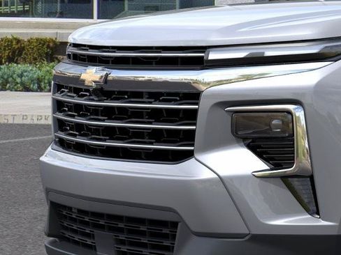 New 2026 Chevrolet Traverse LT w/ Sun and Wheel Package FWD image 13