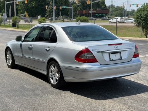 Used 2007 Mercedes-Benz E 320 BlueTEC Sedan image 3