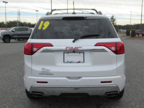 Used 2019 GMC Acadia Denali w/ Technology Package image 5