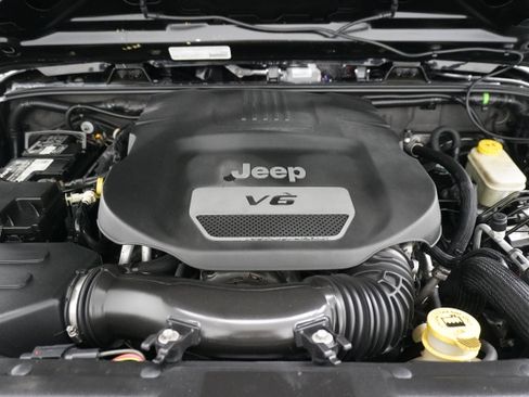 Used 2014 Jeep Wrangler Unlimited Sport w/ Quick Order Package 24S image 27