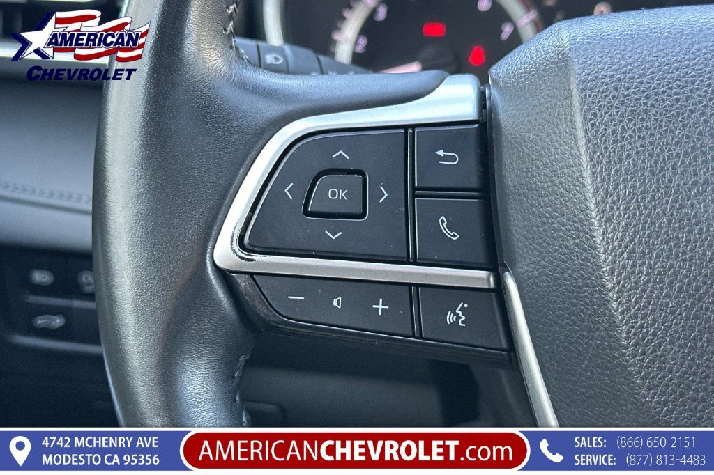 Used 2023 Toyota Highlander XLE AWD/4WD image 33